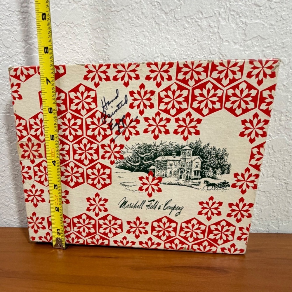 Vintage 1973 Marshall Field & Company Holiday Gift Box Red Snowflake Winter Scen - Picture 8 of 9